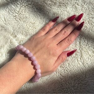 Kunzite Crystal Bracelet – 8mm Beads | 7.5” | Healing Energy | Soft Purple Glow